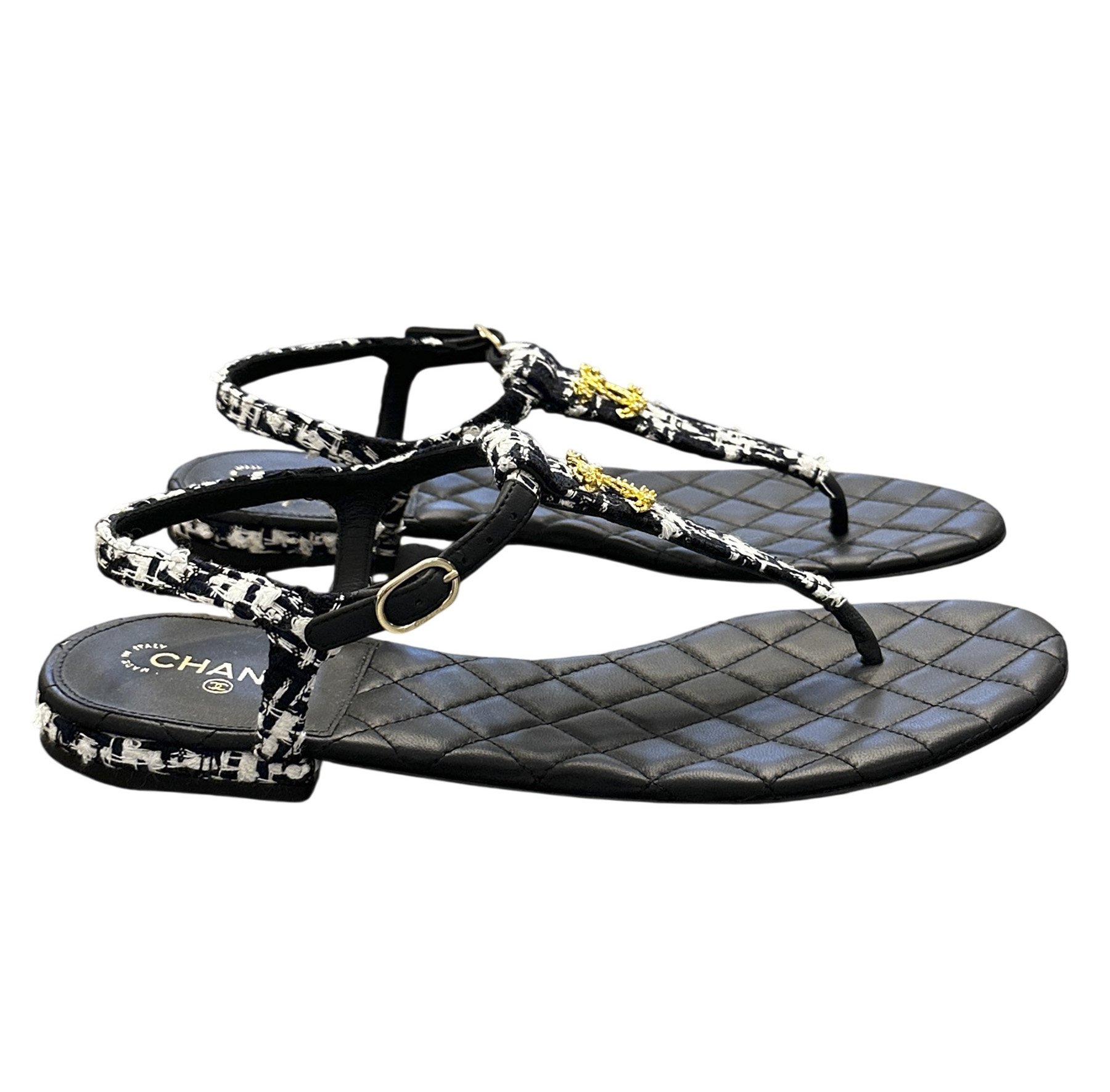 CHANEL Black White Tweed CC Quilted T-Strap Thong Flat Sandals 38 NEW - Image 2