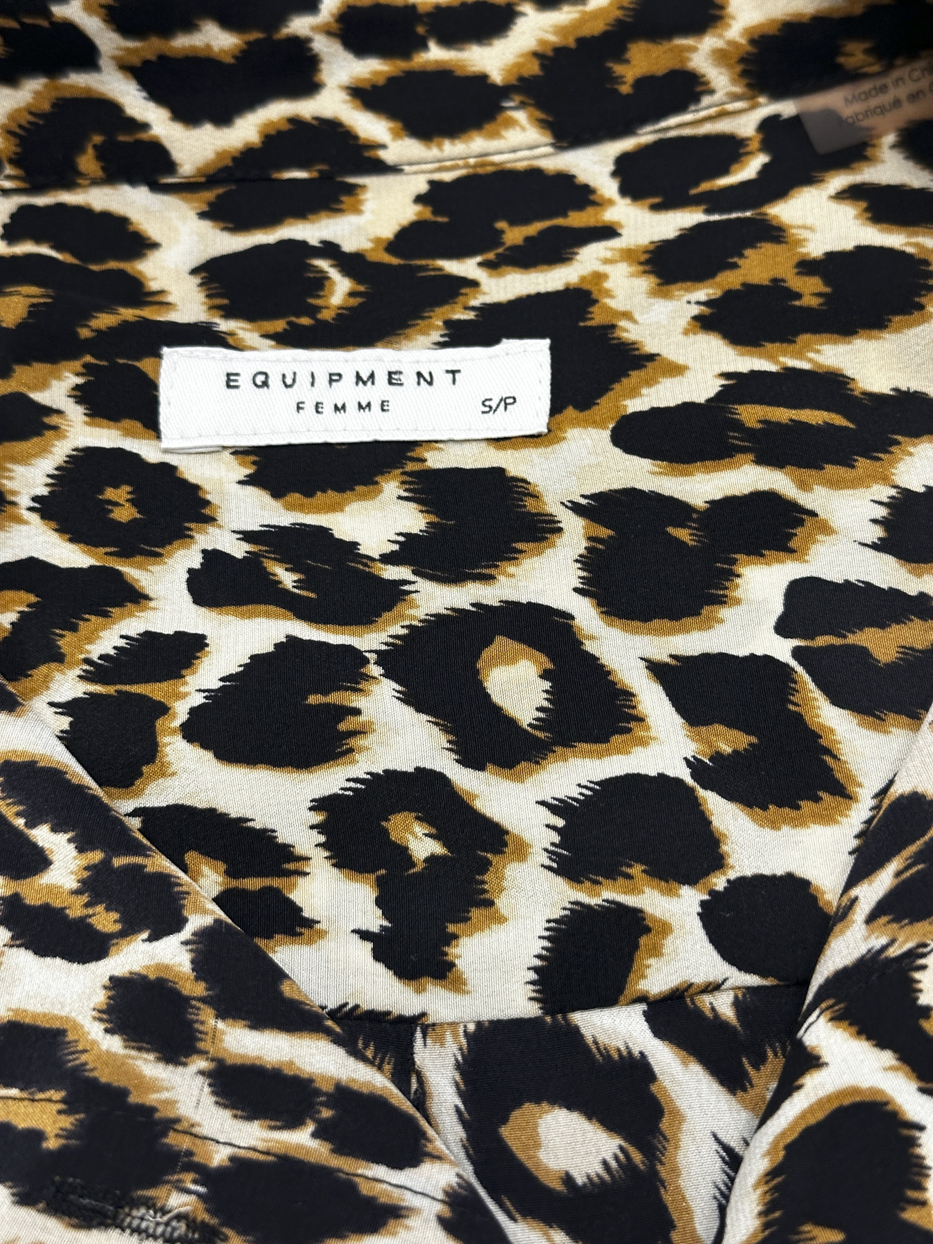 Equipment Femme Leopard Print Silk 3/4 Sleeve Button Up Top Blouse Small - Image 3