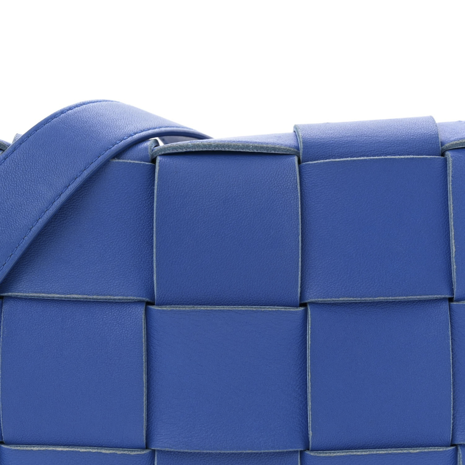 Bottega Veneta Maxi Intrecciato Cassette Cobalt Blue Leather Crossbody Bag - Image 4