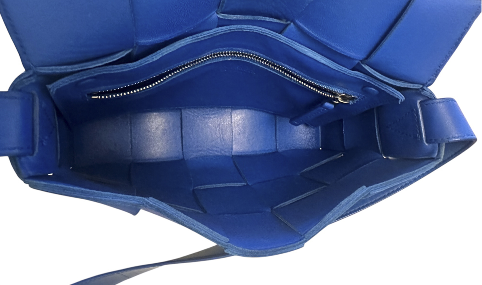 Bottega Veneta Maxi Intrecciato Cassette Cobalt Blue Leather Crossbody Bag - Image 7