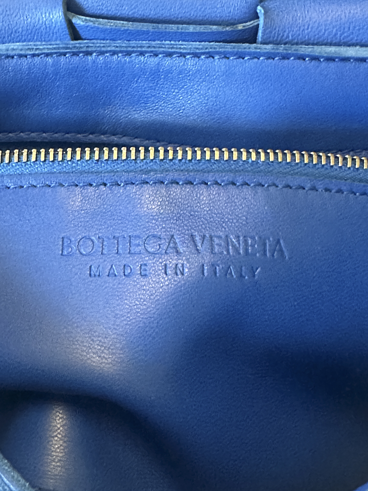 Bottega Veneta Maxi Intrecciato Cassette Cobalt Blue Leather Crossbody Bag - Image 8