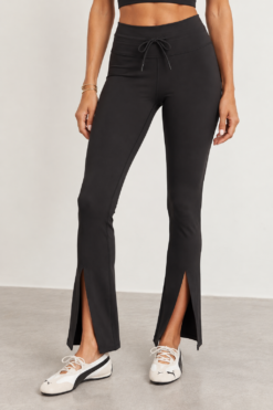 Vuori Womens Pants Size M Black Daily Split Flare High Rise Drawstring Leggings